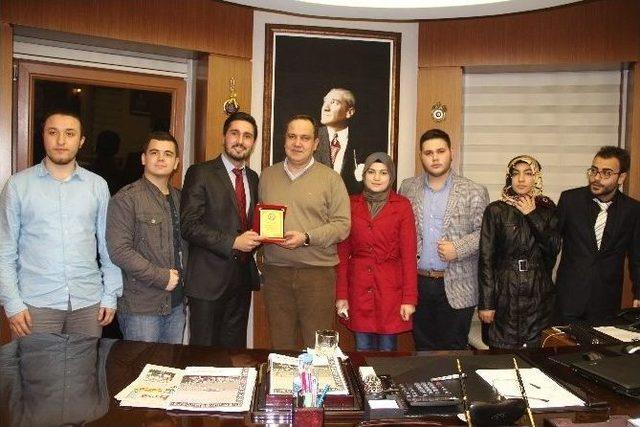 Belediye Başkanı Kerim Aksu’ya Üniversitelilerden Güvenoyu