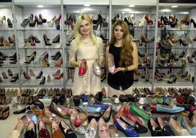 Özel Tasarım Ayakkabıların Fotoğraflarını Çekmek Yasak 1