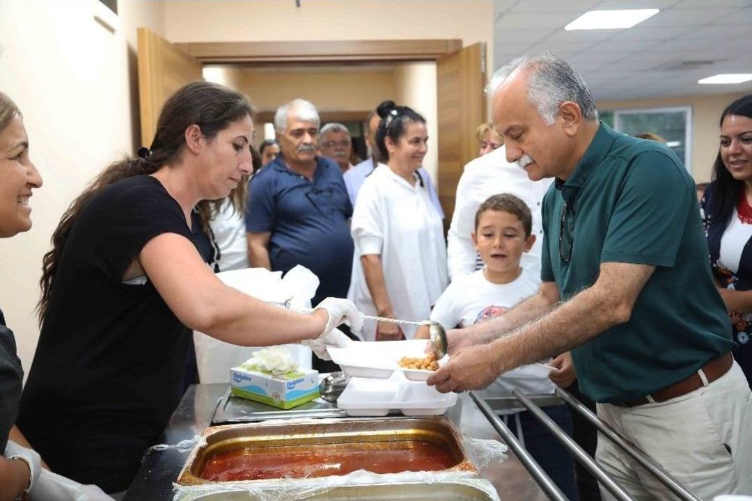 Başkan Karabağ, Yeni Cemevinde Oru&ccedil; A&ccedil;tı