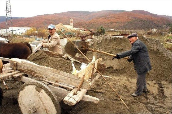 (özel Haber) İki Oğlunu Traktör Kazasında Kaybeden Baba, Teknolojiyi Reddediyor G2