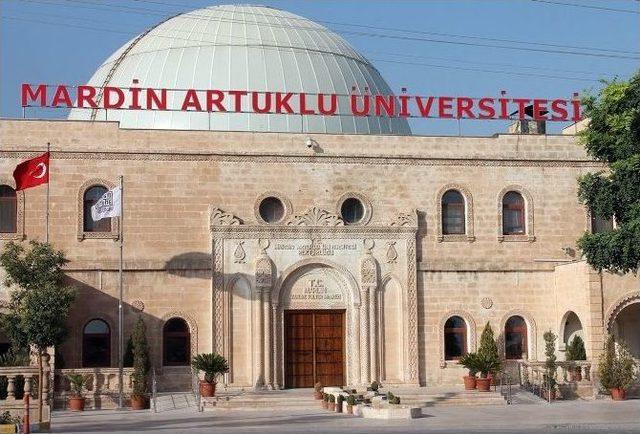 28 Şubat’ta Üniversiteden Atıldı, Bugün Rektör Oldu