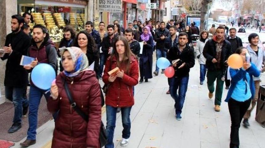 &Ouml;nce Y&uuml;r&uuml;d&uuml; Sonra Kitap Okudular