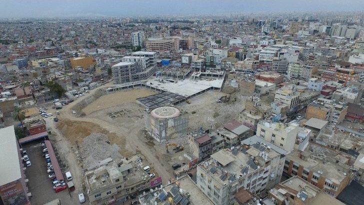 Adana’ya Dev Kent Meydanı G5