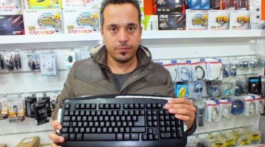 Marmaris'te Klavyede Osmanlıca Tercihi