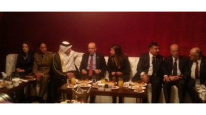 T&uuml;rk İş D&uuml;nyasının Genel Başkanı, Katar Milli G&uuml;n&uuml; Resepsiyonuna Katıldı