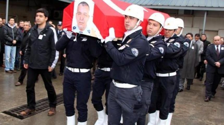 Emekliliğine 4 Ay Kalan Polis Memuru Kalp Krizinden &Ouml;ld&uuml;