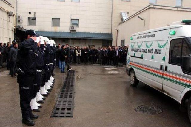 Emekliliğine 4 Ay Kalan Polis Memuru Kalp Krizinden &Ouml;ld&uuml; 2