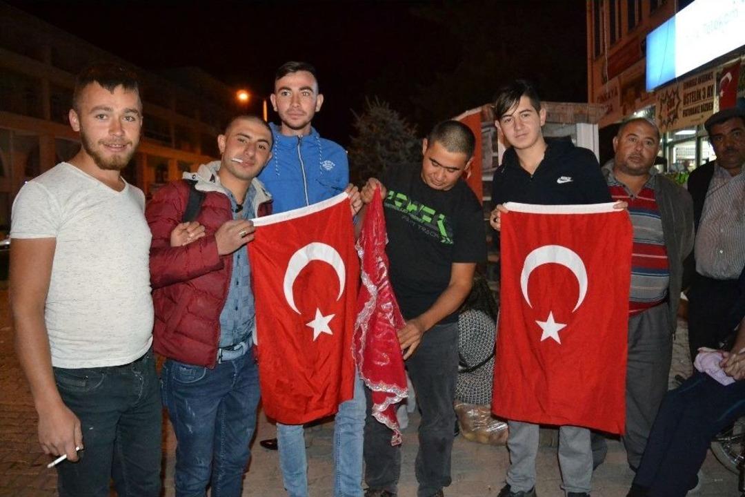 Afyonkarahisar&rsquo;da Asker Adayları Birliklerine Uğurlandı
