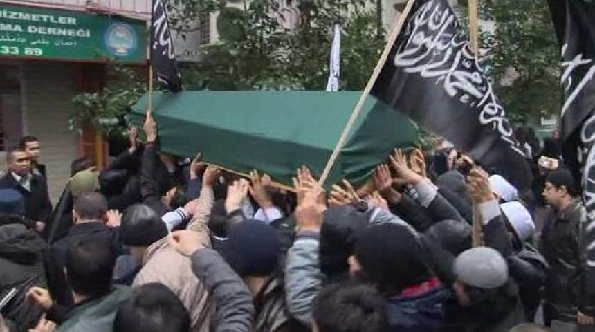 '&Ouml;zbek Hoca'nın Cenazesi Derneğe Getirildi