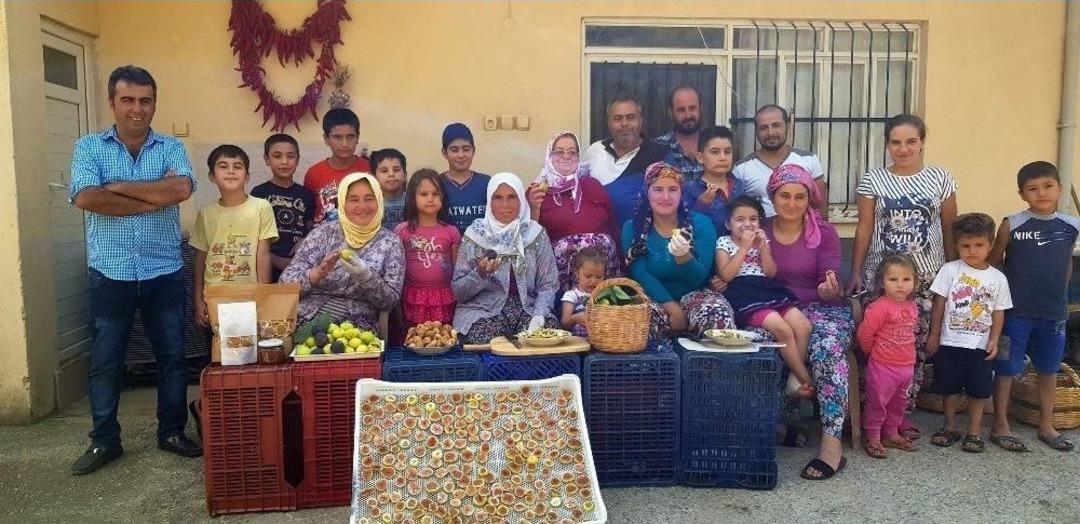 Yeğenleri İ&ccedil;in &Uuml;retti, Şimdi D&uuml;nyaya Satıyor