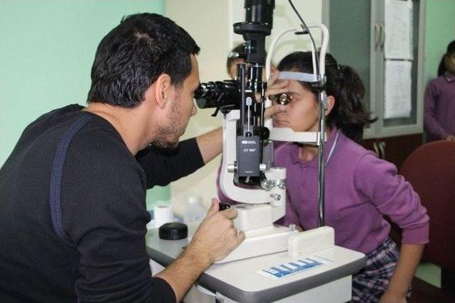 &Ouml;ğrenciler G&ouml;z Taramasından Ge&ccedil;irildi 1
