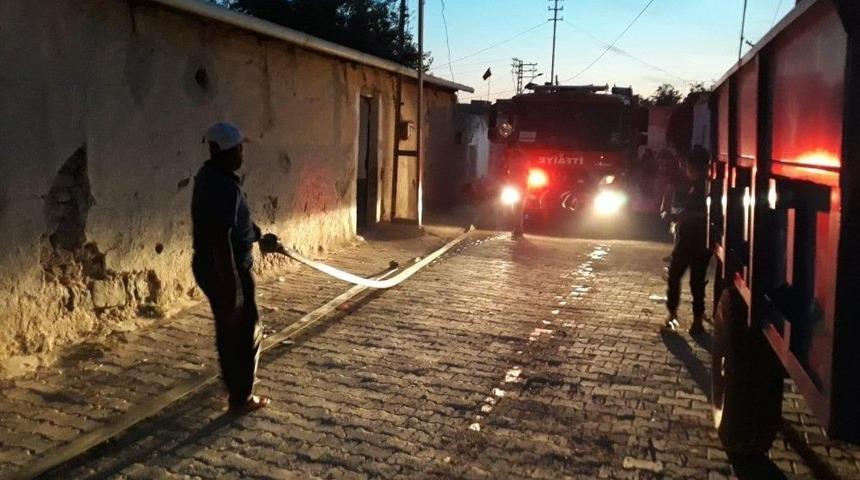 Elbeyli&rsquo;de Suriyeli Ailenin Evi Yandı