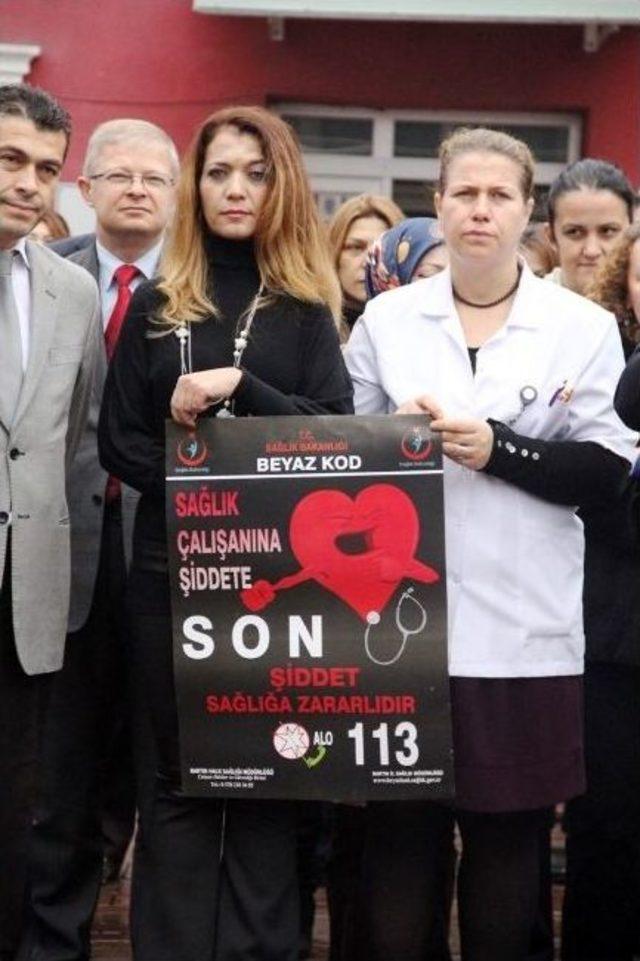 Sağlık&ccedil;ılara Y&ouml;nelik Şiddet Kınandı 1