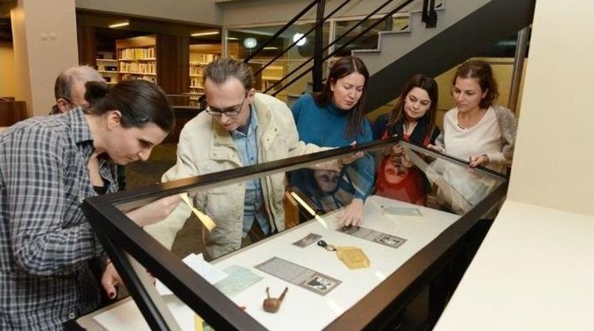 K&uuml;&ccedil;&uuml;k İskender&rsquo;den Şiir K&uuml;t&uuml;phanesi&rsquo;ne &Ouml;zel Destek