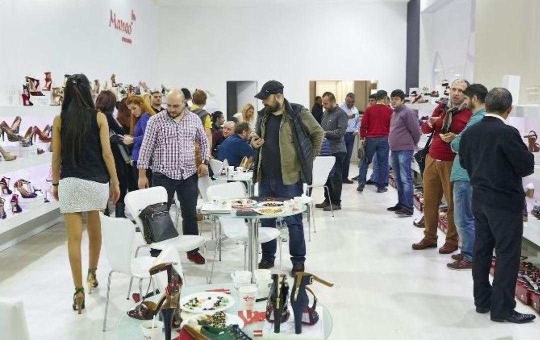 2015 Yaz Modası Ayakkabı Fuarında