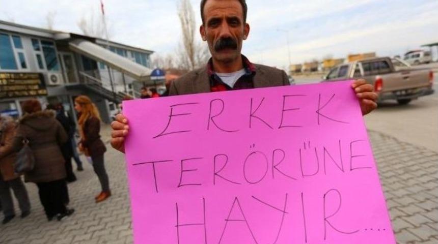 Edremit&rsquo;te Kadın Katliamları Kınandı