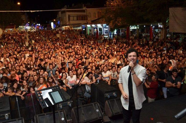 Kurtuluş Gecesi Coşkuyla Aydınlandı G2