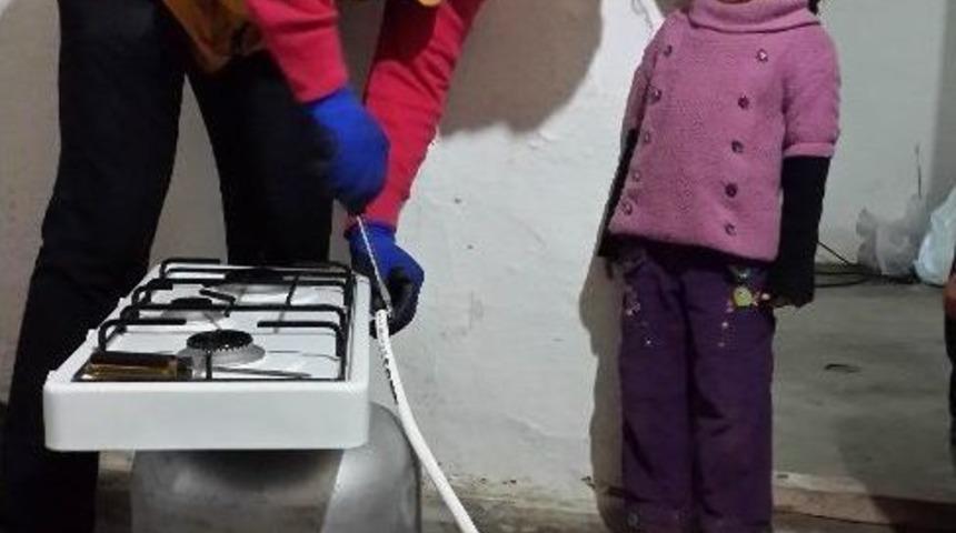 İyilik-der, Suriyeli Aileye Elini Uzattı