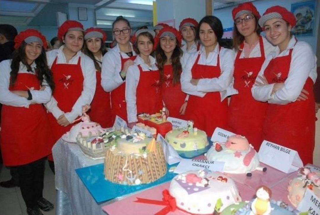 &Ouml;ğrenciler H&uuml;nerlerini Sergiledi