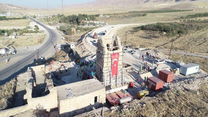 İmam Abdullah Türbesi’nin Minaresi Taşındı G5