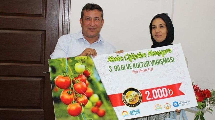 Finike&rsquo;de Toprağın Sultanı Asiye Akkaya Oldu