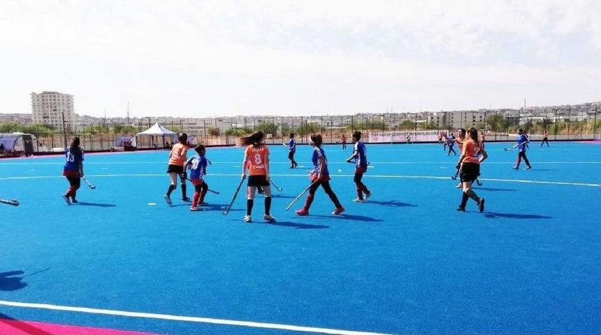 Hokey Sahası&rsquo;nda İlk Heyecan