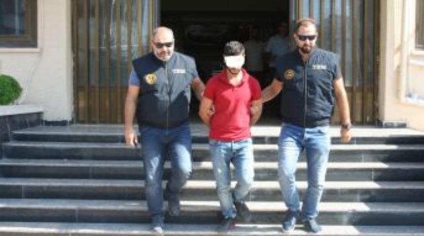 Tarsus&rsquo;ta Ter&ouml;r &Ouml;rg&uuml;t&uuml; Propagandası Yapan 2 Kişi Tutuklandı