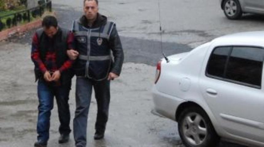 Kendisini 'komiser' Diye Tanıtıp, Yaşlı Adamı Dolandırdı