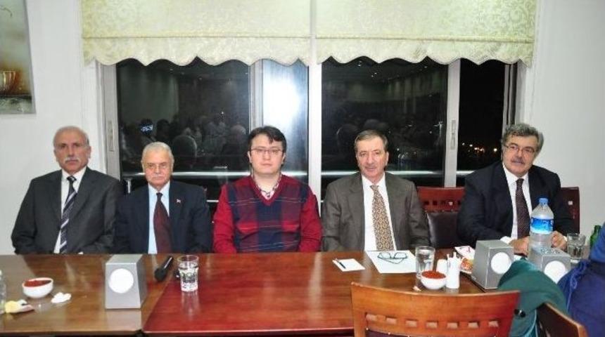 Aydınlar Ocağı&rsquo;ndan &lsquo;insan Olmak&rsquo; Semineri&rlm;