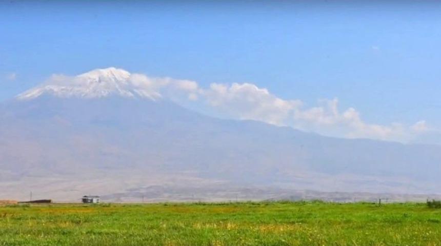 Ağrı Dağı’nın Yüksek Kesimlerine Kar Yağdı