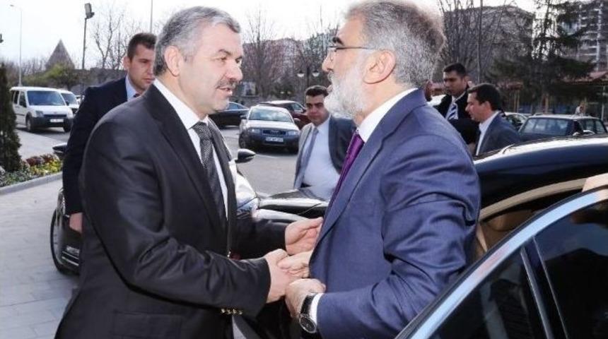 Bakan Yıldız&rsquo;a Başkan &Ccedil;elik&rsquo;ten Brifing