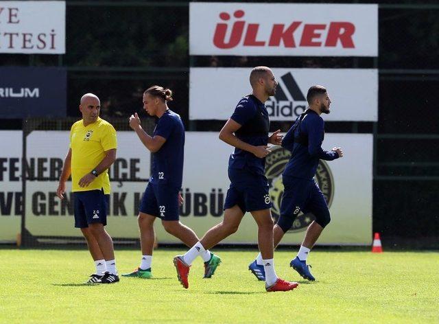 Fenerbahçe, Atiker Konyaspor Maçı Hazırlıklarını Sürdürüyor