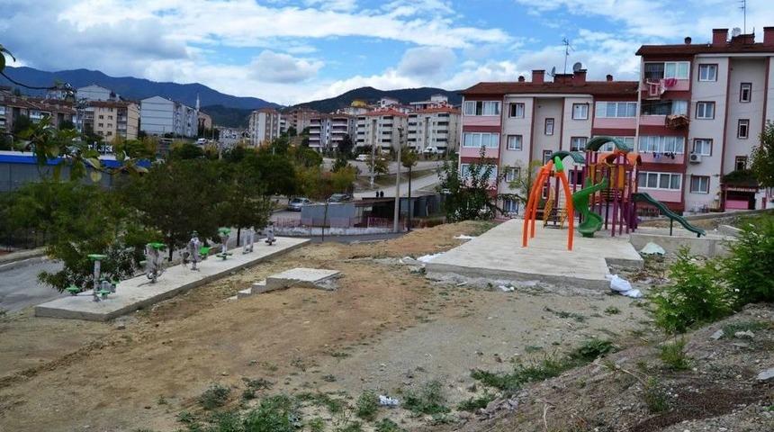 Karab&uuml;k Belediyesi&rsquo;nden Karab&uuml;k&rsquo;e Yeni Park Alanları