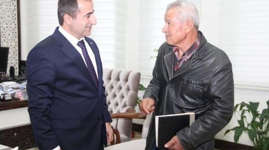 Parkinson Hastası Şairden Anlamlı Ziyaret