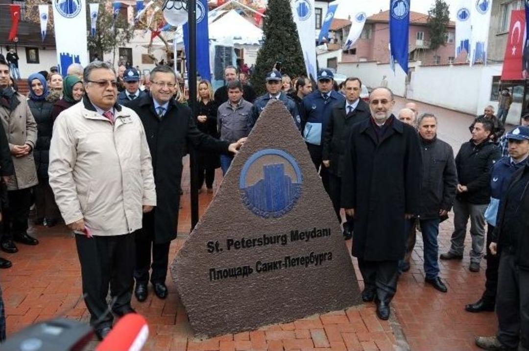 St. Petersburg Meydanı Hamamarkası&rsquo;nda A&ccedil;ıldı