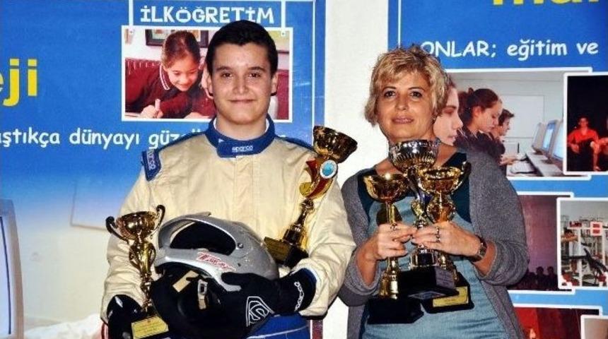 Ehliyetsiz &Ouml;ğrenci 17 Yaşında Rallici Oldu, 7 Kupa Birden Aldı