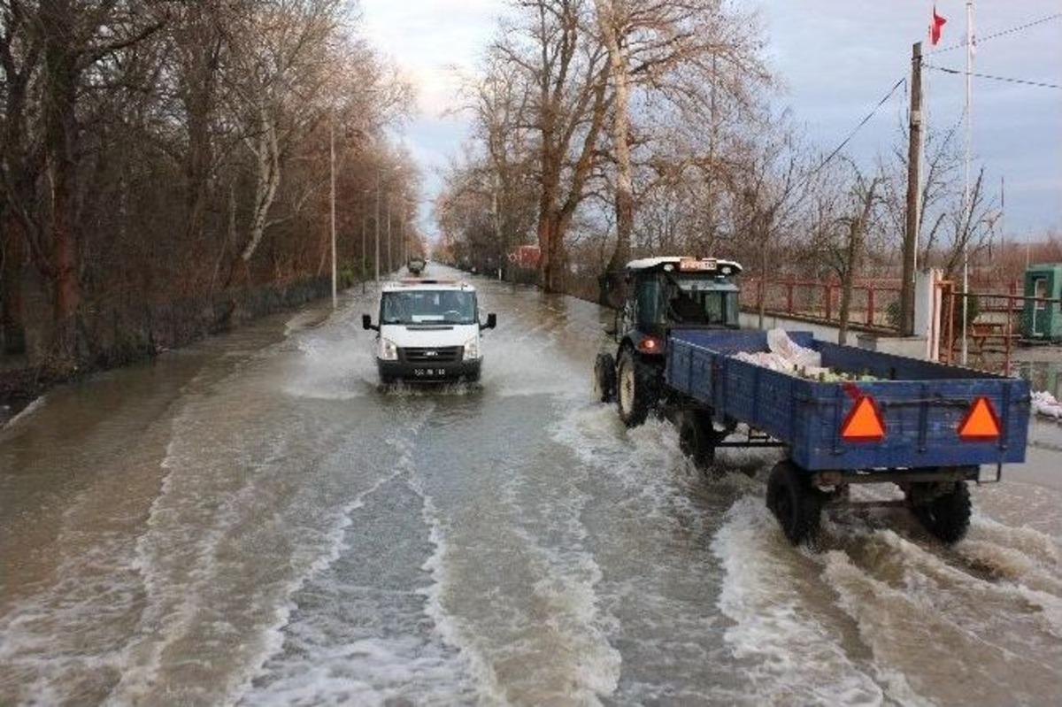 Vali Şahin, Taşkın Alanlarında İncelemelerde Bulundu