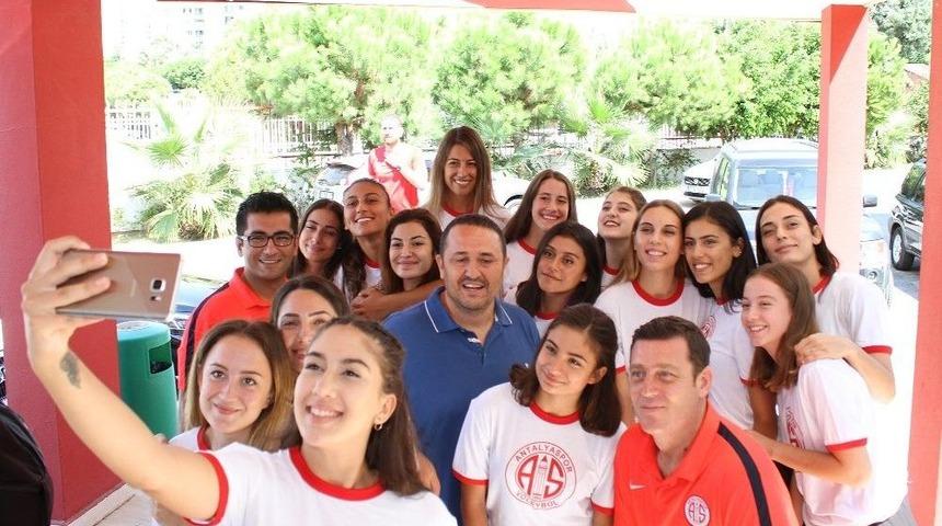 Antalyaspor Bayan A Voleybol Takımı Lige Hazır