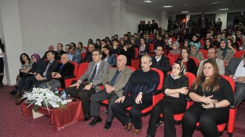 T&uuml;rk&ccedil;e Bakış Kul&uuml;b&uuml;nden Konferans