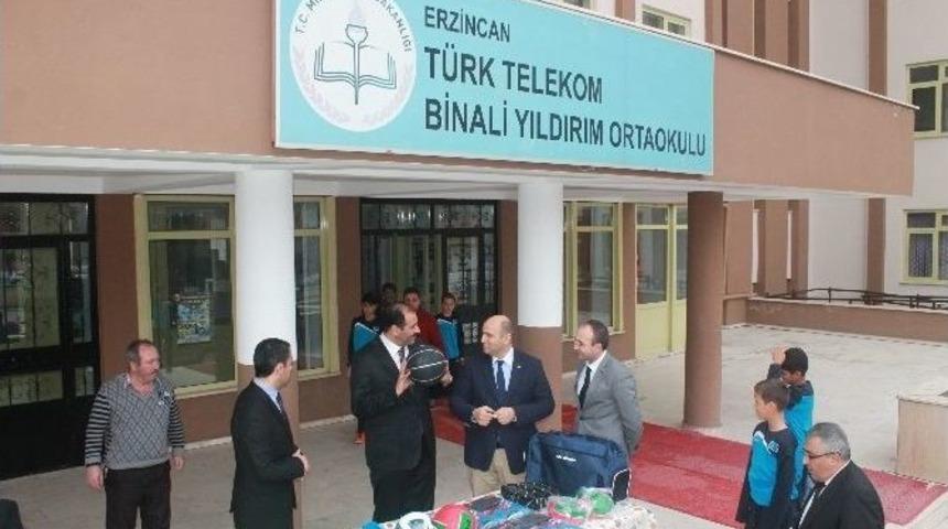 Erzincan T&uuml;rk Telekom&rsquo;dan Binali Yıldırım Orta Okula Spor Desteği