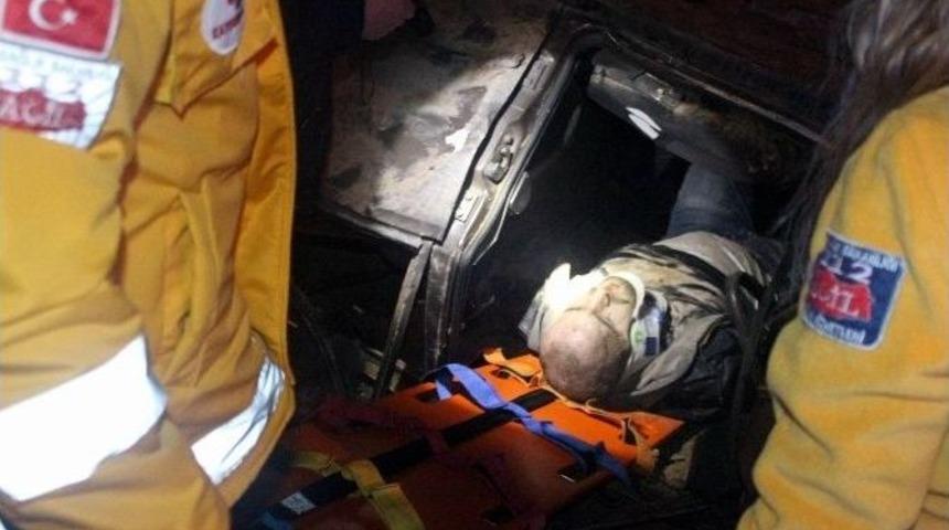 (&ouml;zel Haber) Takla Atan Ara&ccedil;ta Sıkışan S&uuml;r&uuml;c&uuml; Kurtarma Ekiplerine Hakaret Etti