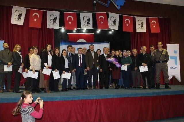 Umurbey&rsquo;li Girişimciler Belgelerini Aldı 2