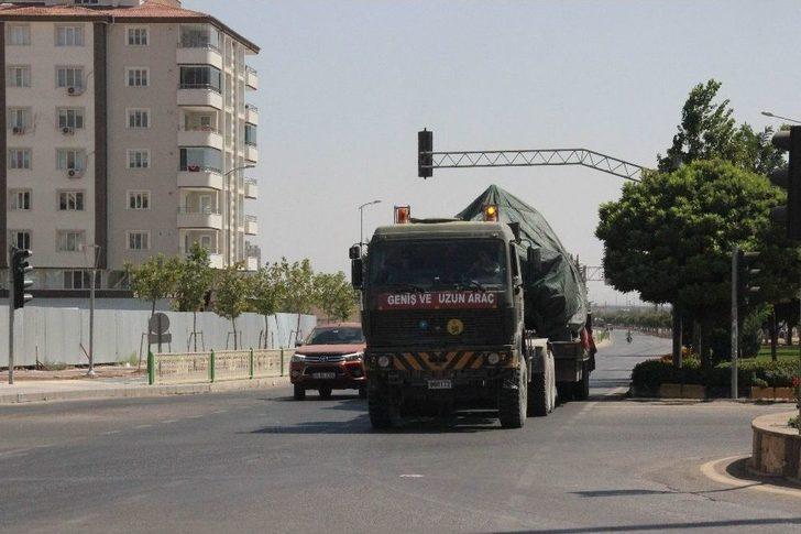 Suriye ordusu İdlib sınırına tank sevkiyatı yaptı Suriye ordusu İdlib sınırına tank sevkiyatı yaptı