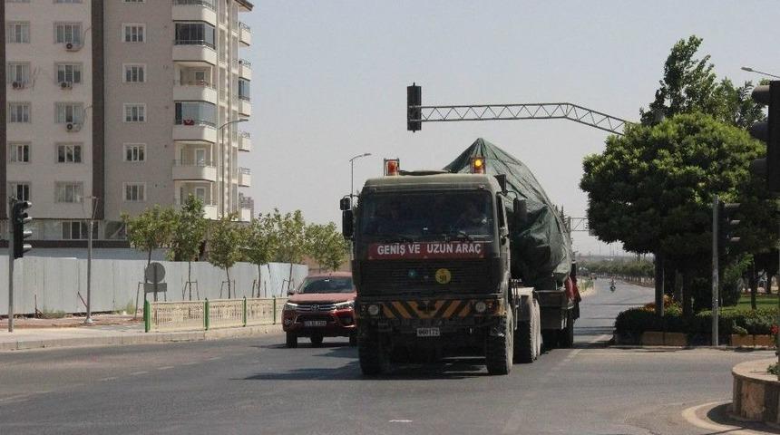 İdlib Sınırına Obüs Ve Tank Sevkıyatı