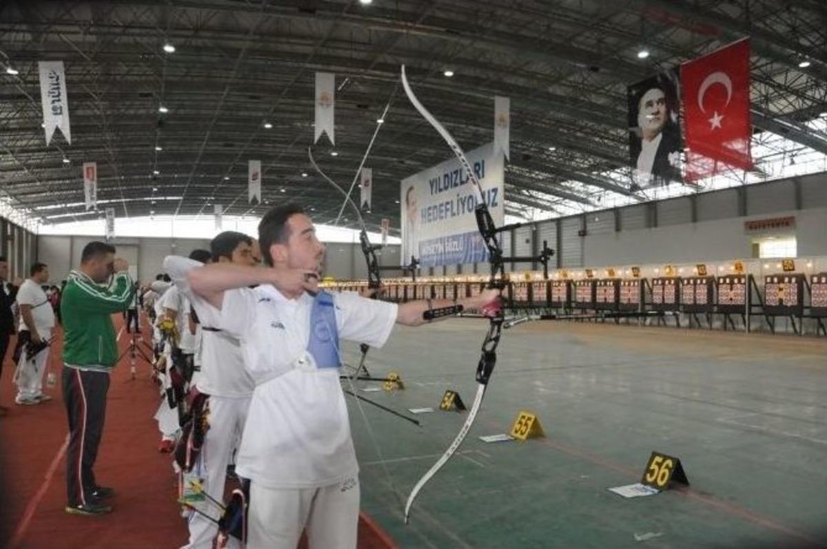 T&uuml;rkiye Salon Federasyon Kupası Ok&ccedil;uluk Yarışmaları Devam Ediyor