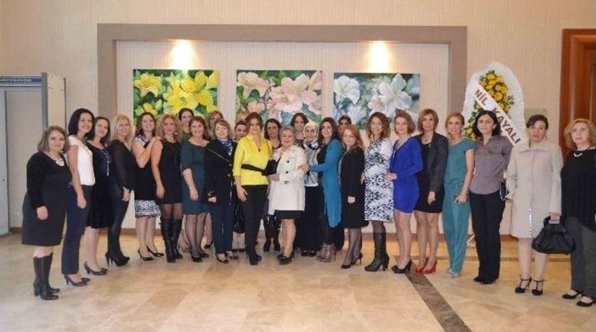 Kuşadası&rsquo;nda Polis Eşlerinden Anlamlı Etkinlik