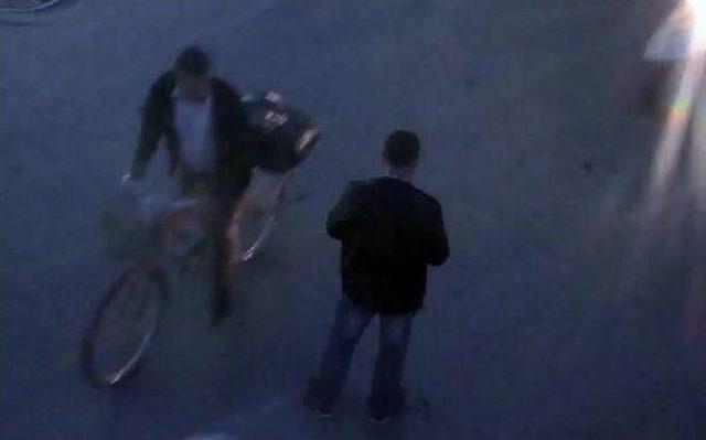 Kendini Bı&ccedil;aklayan Gence Mobeseden M&uuml;dahale 1