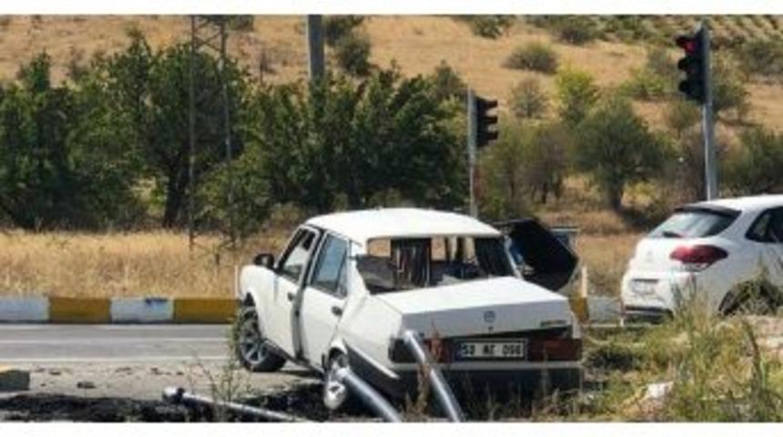 Kırmızı Işık İhlali Ölüm Getirdi: 2 Ölü, 3 Yaralı