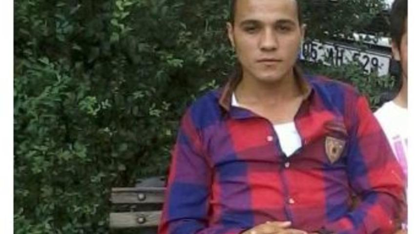 Pompalı T&uuml;fekle Kocasını Vurdu