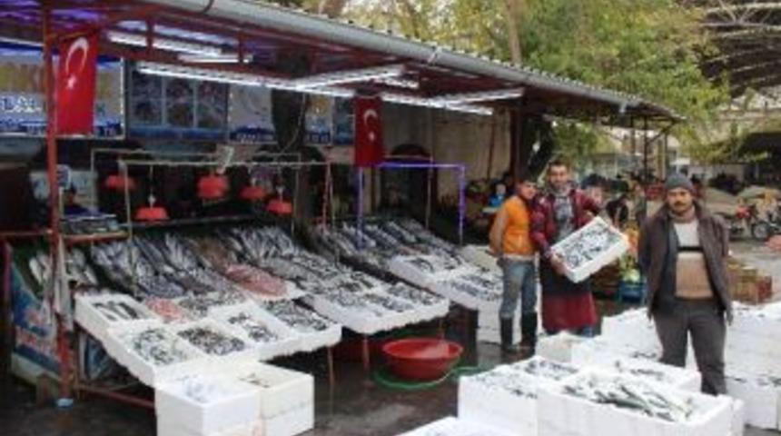 Kilis&rsquo;te Balık Satışlarına Yoğun İlgi